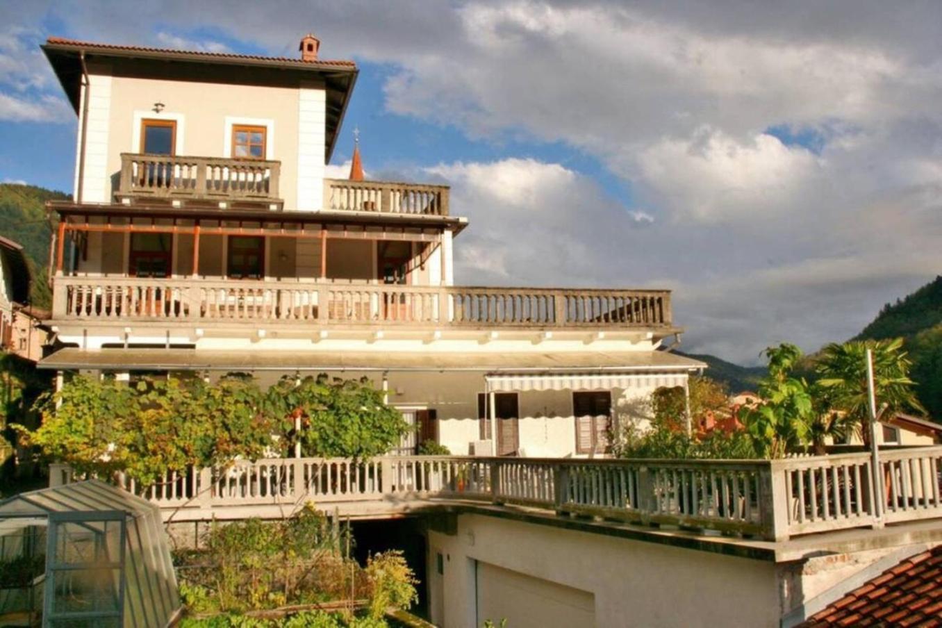 Stylish Penthouse With Large Terrace Appartement Most na Soči Buitenkant foto
